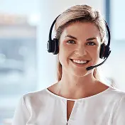 Call-center female supporter - ETAS Travel